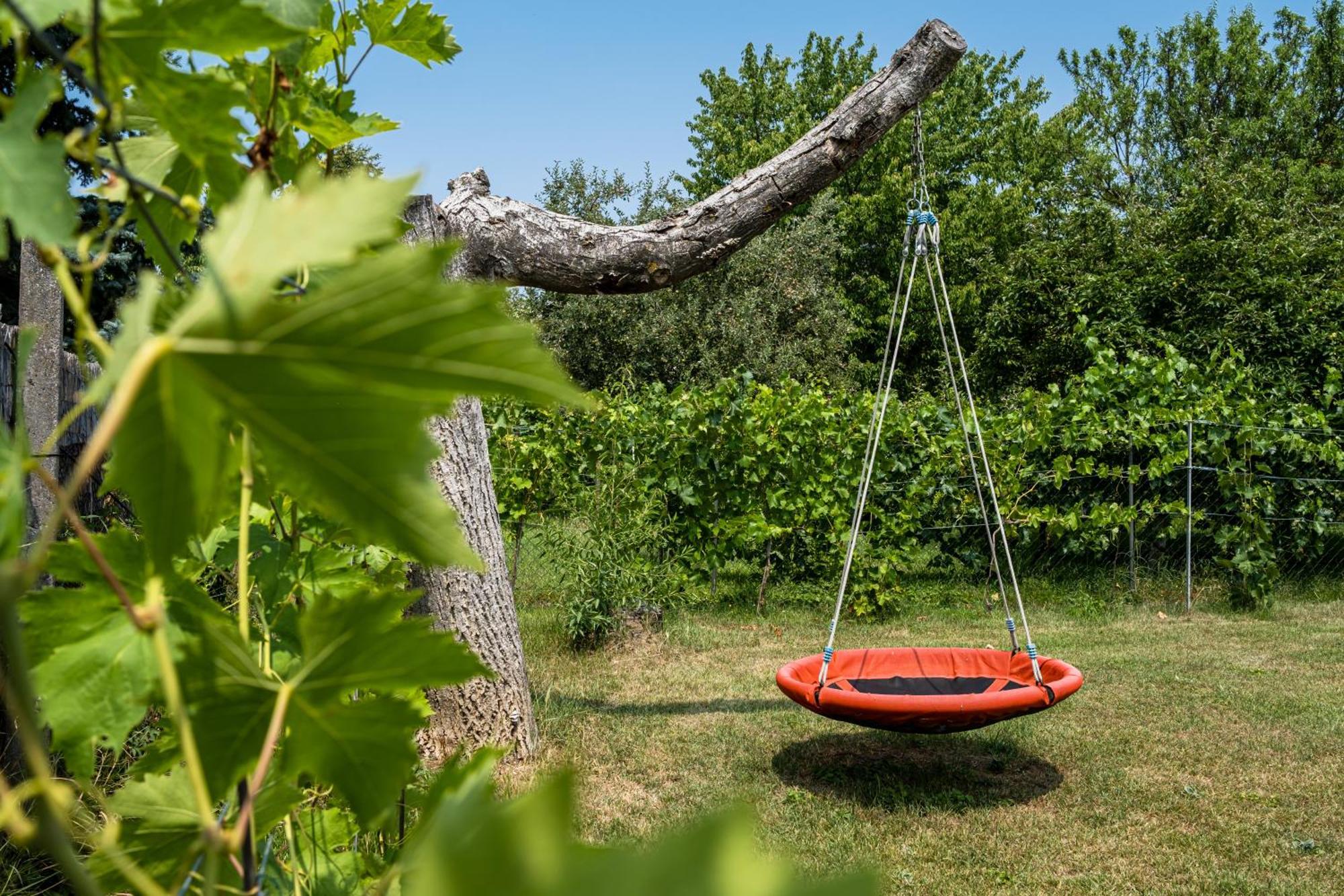 Szuerke Vendeghaz Balatonkenesen Lägenhet Exteriör bild
